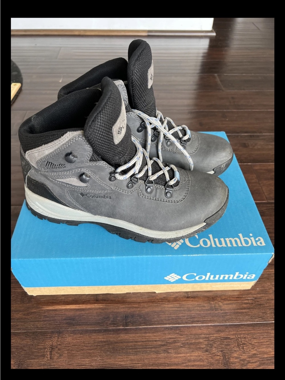 Columbia Newton Ridge Plus Waterproof Women's Hiking Boot 9.5 Quarry/Cool Wave